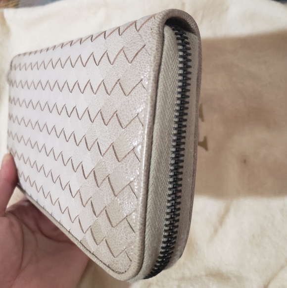 Bottega Veneta Intrecciato Nappa Wallet LIKE NEW. Christmas SALE!! - Picture 4 of 7